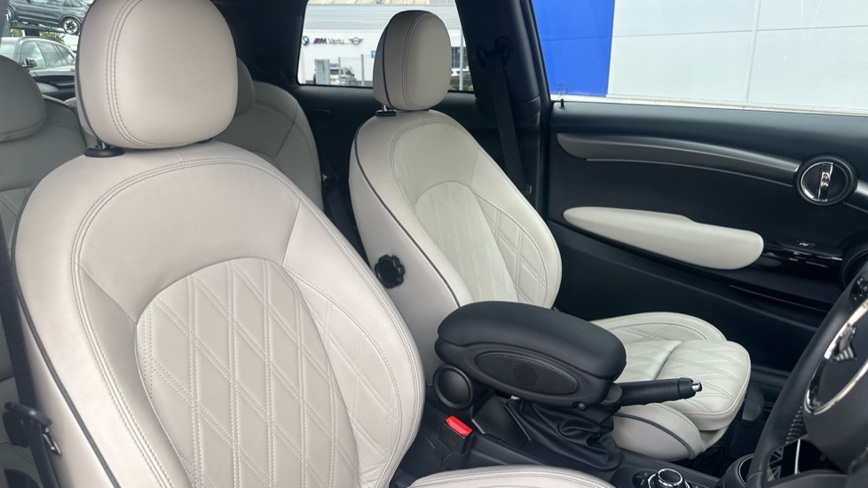 MINI Hatchback 1.5 Cooper Exclusive 3dr Auto Petrol Hatchback - Image 11
