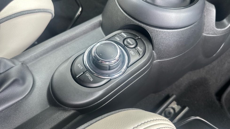 MINI Hatchback 1.5 Cooper Exclusive 3dr Auto Petrol Hatchback - Image 19
