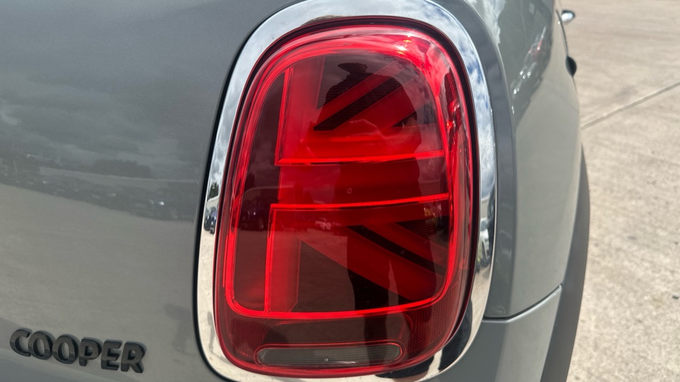 MINI Hatchback 1.5 Cooper Exclusive 3dr Auto Petrol Hatchback - Image 22