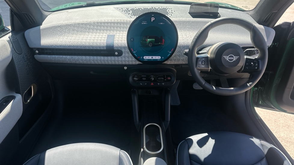 MINI Cooper 135kW E Exclusive 41kWh 3dr Auto Electric Hatchback - Image 4