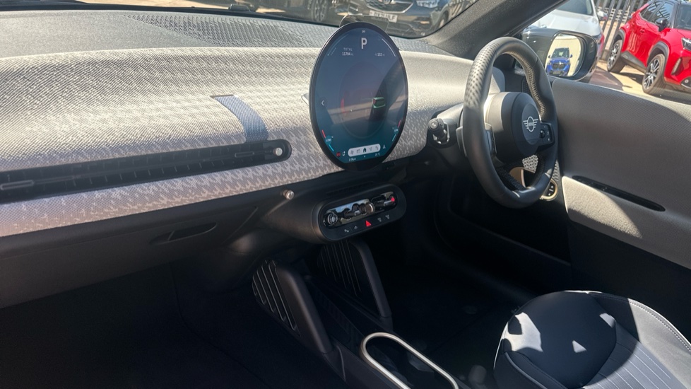 MINI Cooper 135kW E Exclusive 41kWh 3dr Auto Electric Hatchback - Image 7