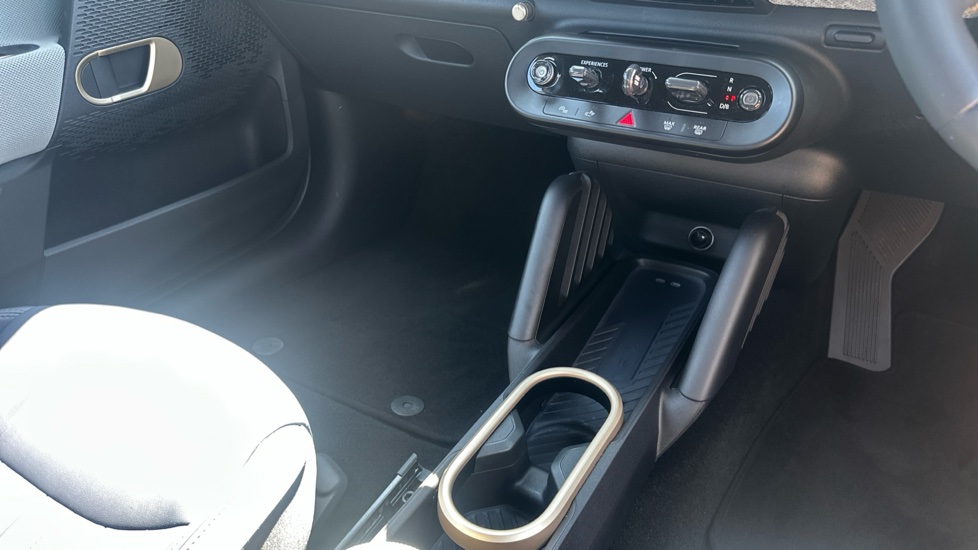MINI Cooper 135kW E Exclusive 41kWh 3dr Auto Electric Hatchback - Image 10