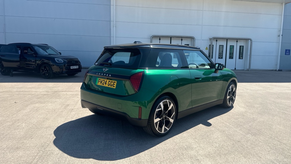 MINI Cooper 135kW E Exclusive 41kWh 3dr Auto Electric Hatchback - Image 24