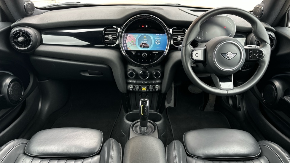 MINI Hatchback 135kW Cooper S Level 3 33kWh 3dr Auto Electric Hatchback - Image 4