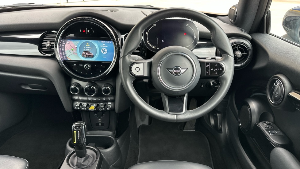 MINI Hatchback 135kW Cooper S Level 3 33kWh 3dr Auto Electric Hatchback - Image 5
