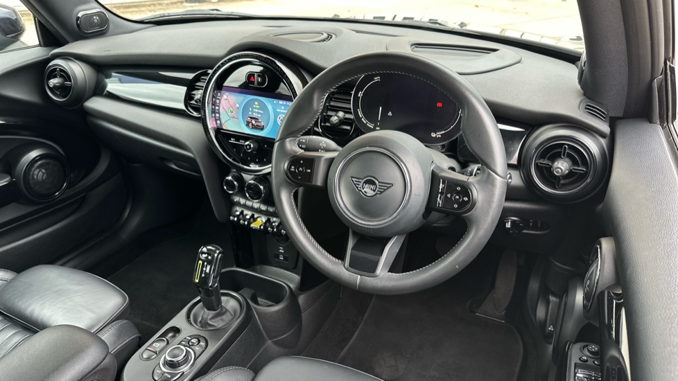 MINI Hatchback 135kW Cooper S Level 3 33kWh 3dr Auto Electric Hatchback - Image 6