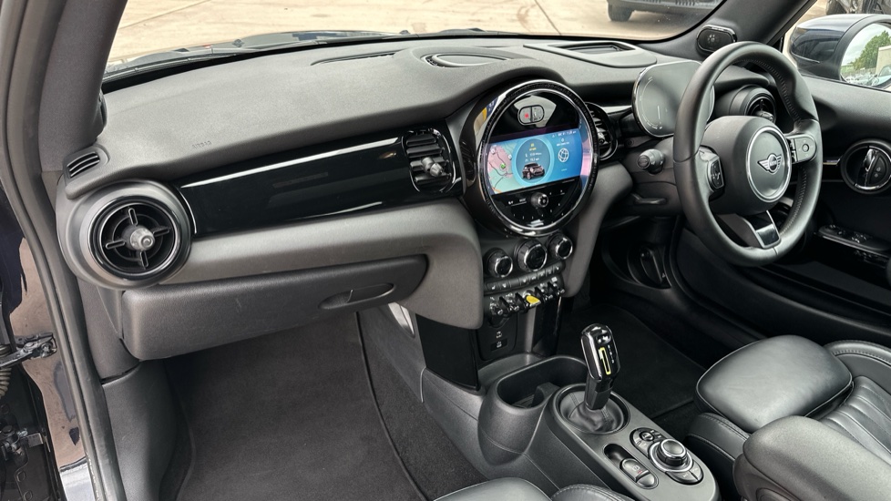 MINI Hatchback 135kW Cooper S Level 3 33kWh 3dr Auto Electric Hatchback - Image 7