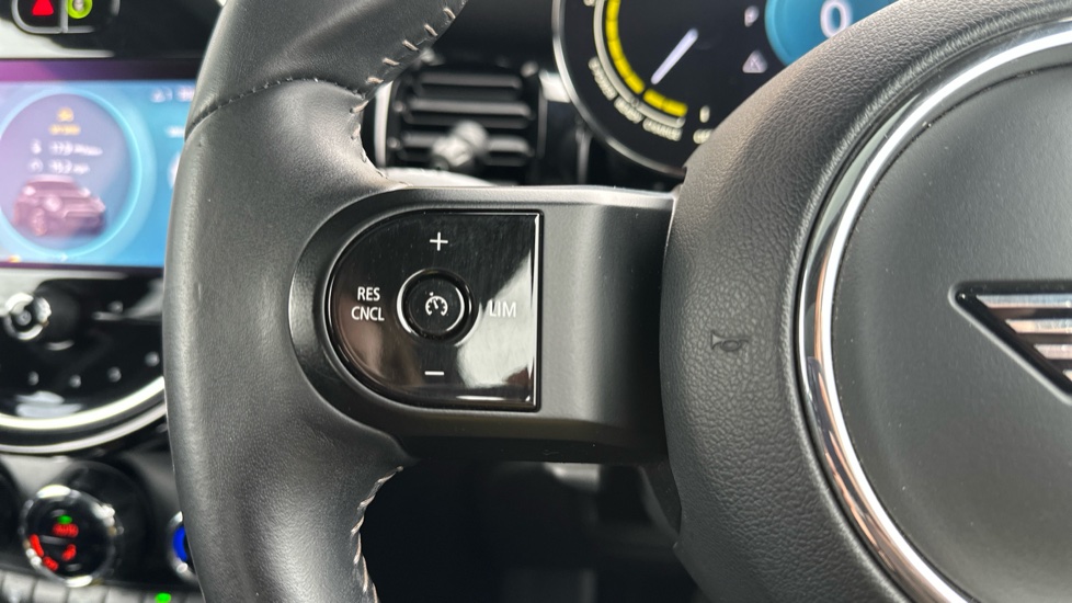 MINI Hatchback 135kW Cooper S Level 3 33kWh 3dr Auto Electric Hatchback - Image 17