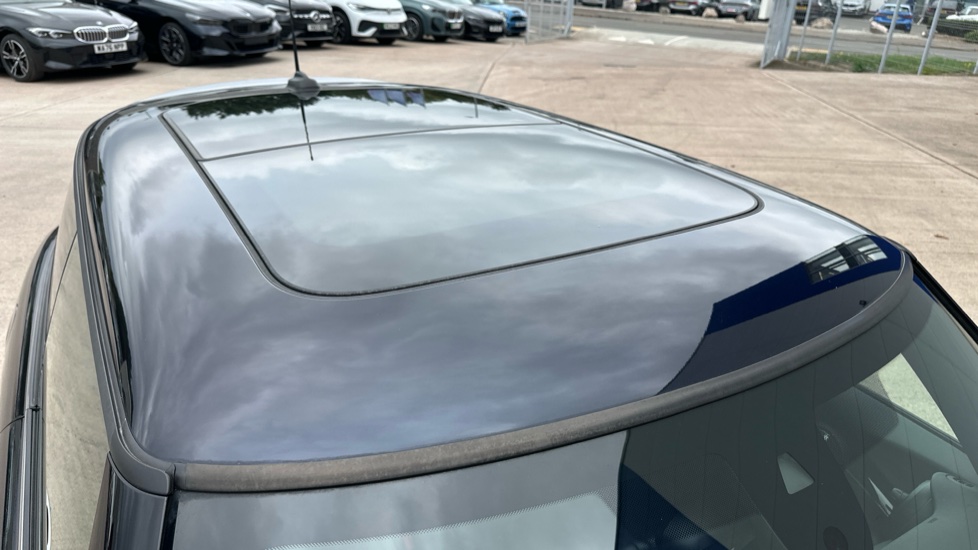 MINI Hatchback 135kW Cooper S Level 3 33kWh 3dr Auto Electric Hatchback - Image 21