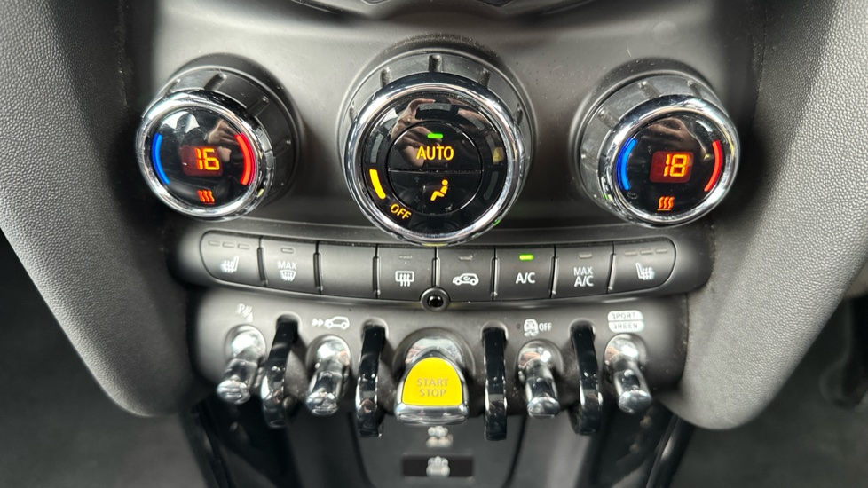 MINI Hatchback 135kW Cooper S Level 3 33kWh 3dr Auto Electric Hatchback - Image 37