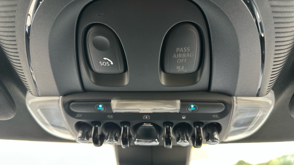 MINI Hatchback 135kW Cooper S Level 3 33kWh 3dr Auto Electric Hatchback - Image 38