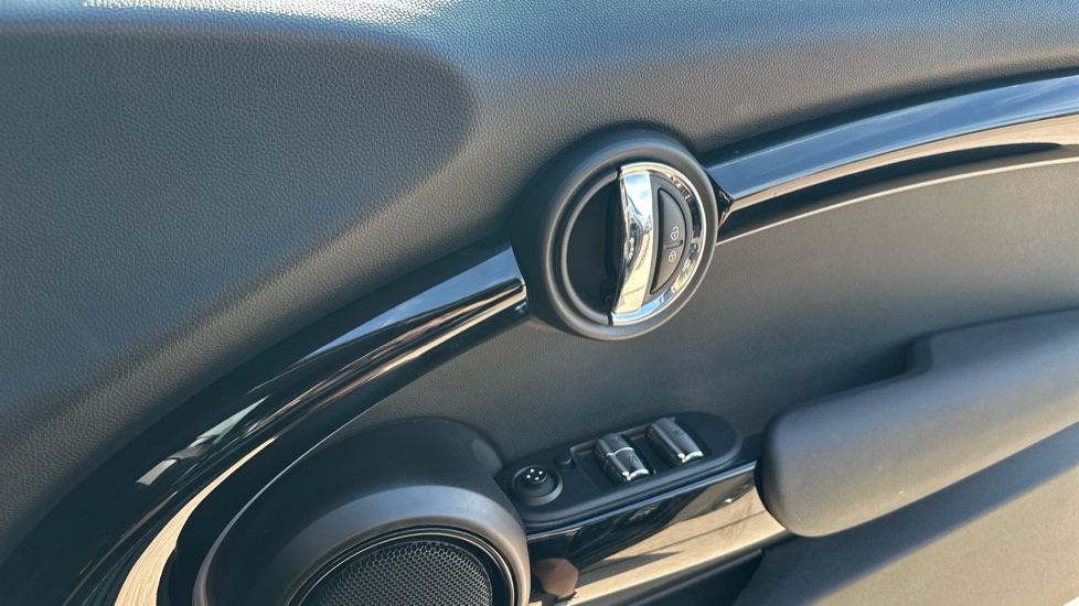 MINI Convertible 2.0 Cooper S Sport 2dr Auto Petrol Convertible - Image 20