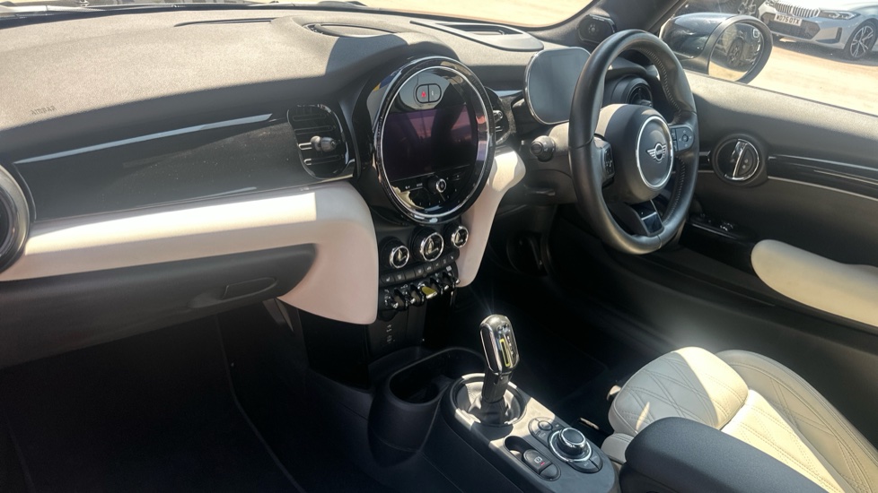 MINI Hatchback 135kW Cooper S Level 3 33kWh 3dr Auto Electric Hatchback - Image 7