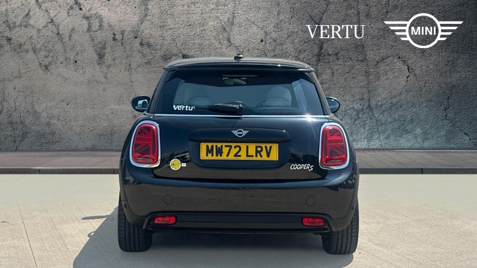 MINI Hatchback 135kW Cooper S Level 3 33kWh 3dr Auto Electric Hatchback - Image 15