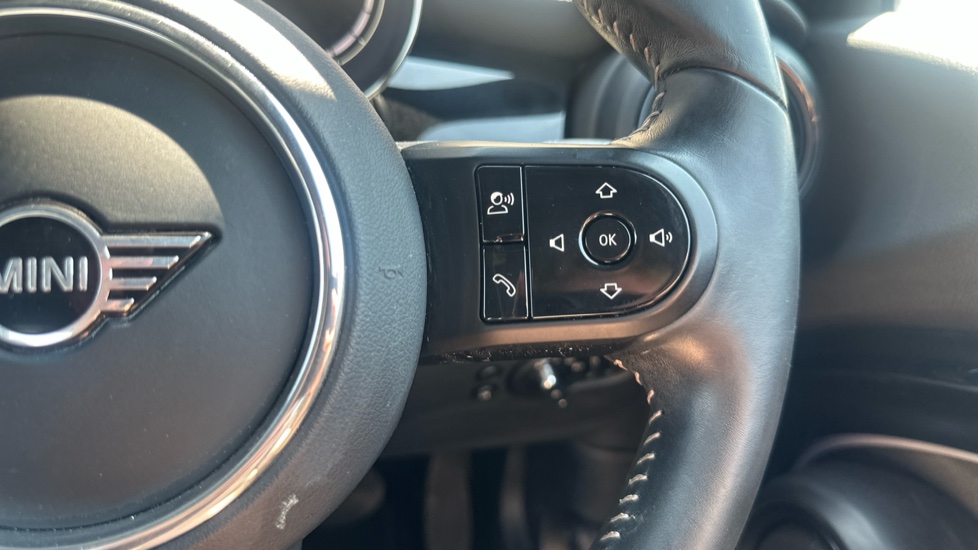 MINI Hatchback 135kW Cooper S Level 3 33kWh 3dr Auto Electric Hatchback - Image 18