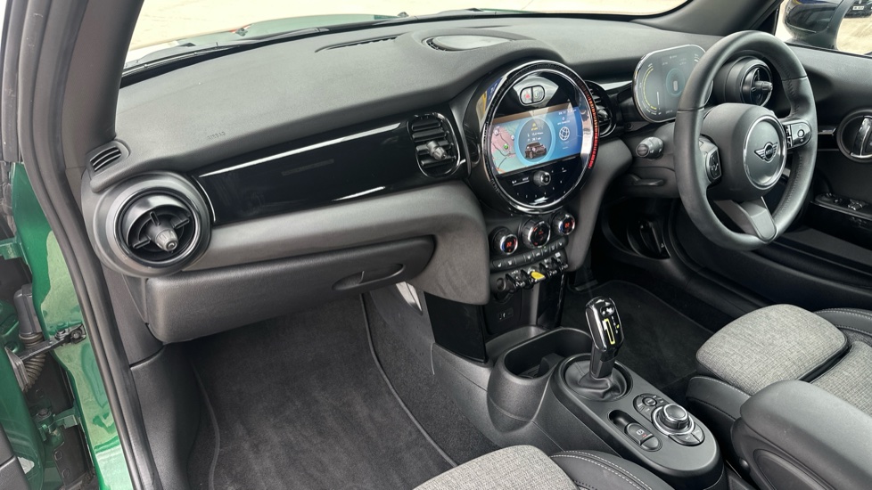 MINI Hatchback 135kW Cooper S Level 2 33kWh 3dr Auto Electric Hatchback - Image 7