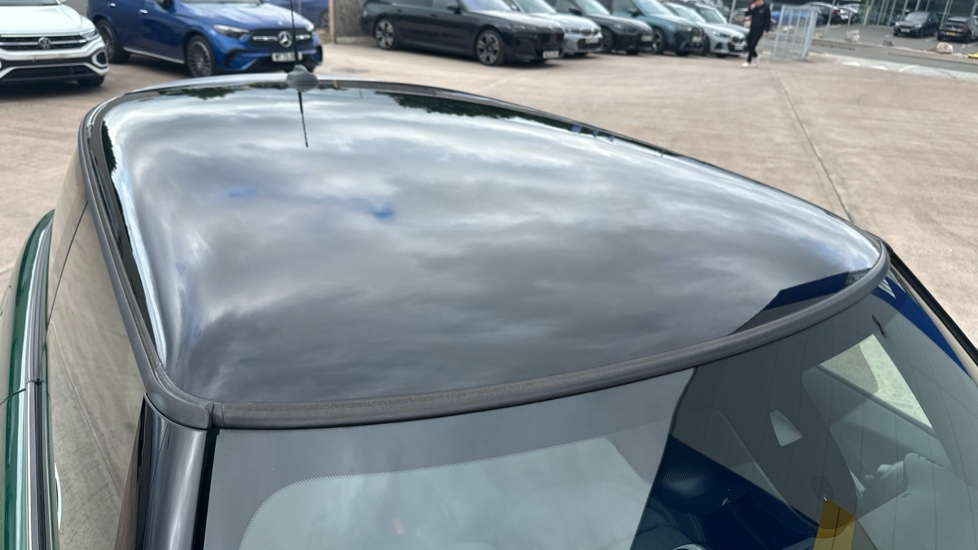 MINI Hatchback 135kW Cooper S Level 2 33kWh 3dr Auto Electric Hatchback - Image 21