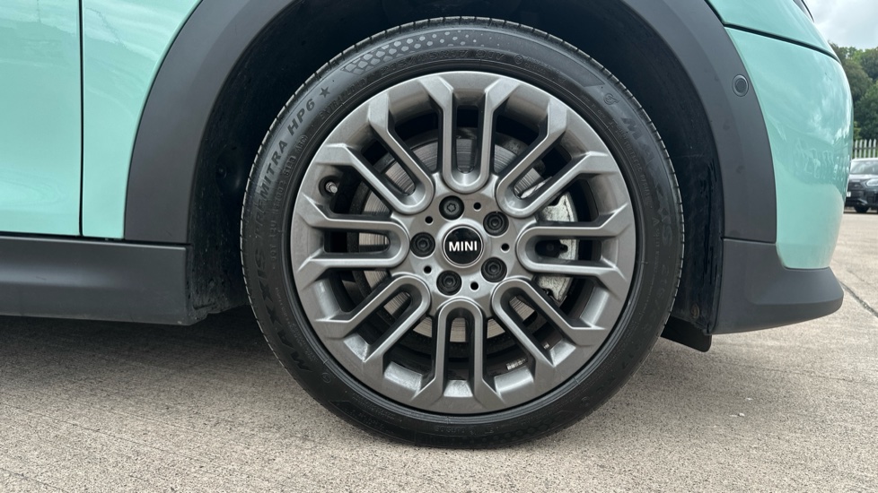 MINI Cooper 2.0 S Classic 3dr Auto Petrol Hatchback - Image 14