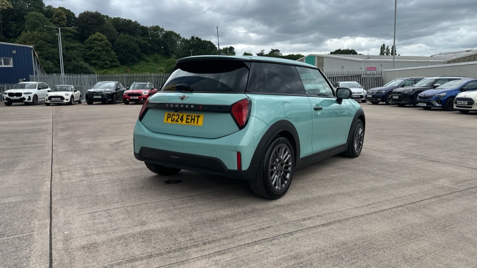 MINI Cooper 2.0 S Classic 3dr Auto Petrol Hatchback - Image 25