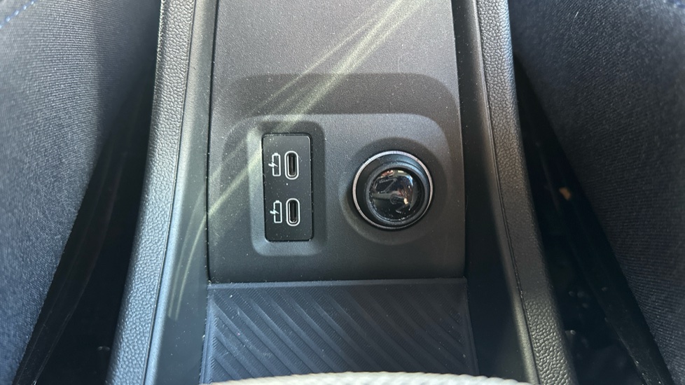 MINI Cooper 1.5 C Exclusive 5dr Auto Petrol Hatchback - Image 57