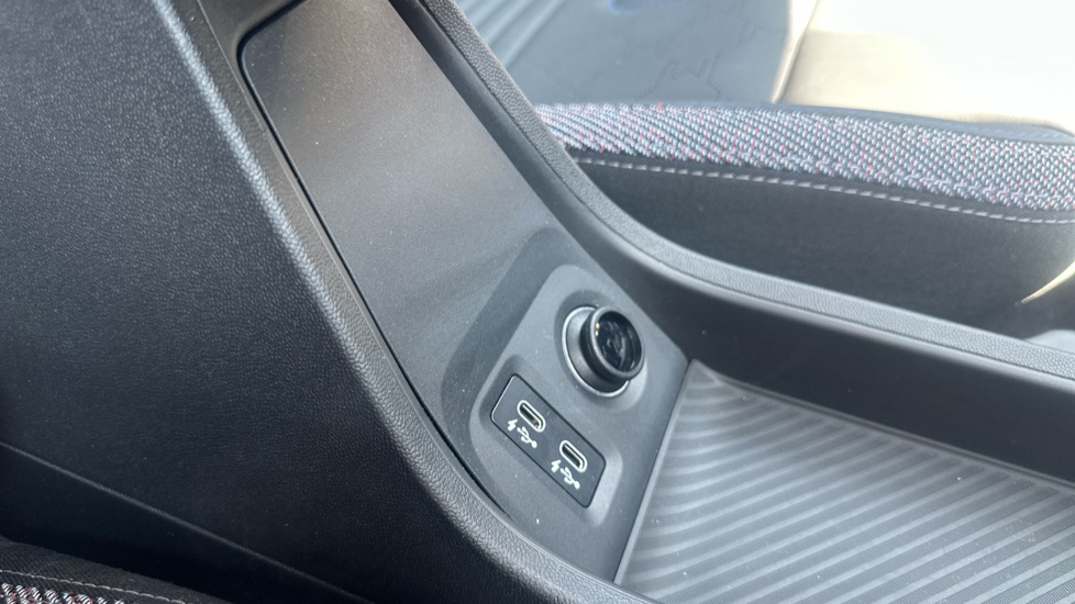 MINI Cooper 1.5 C Classic 3dr Auto Petrol Hatchback - Image 31