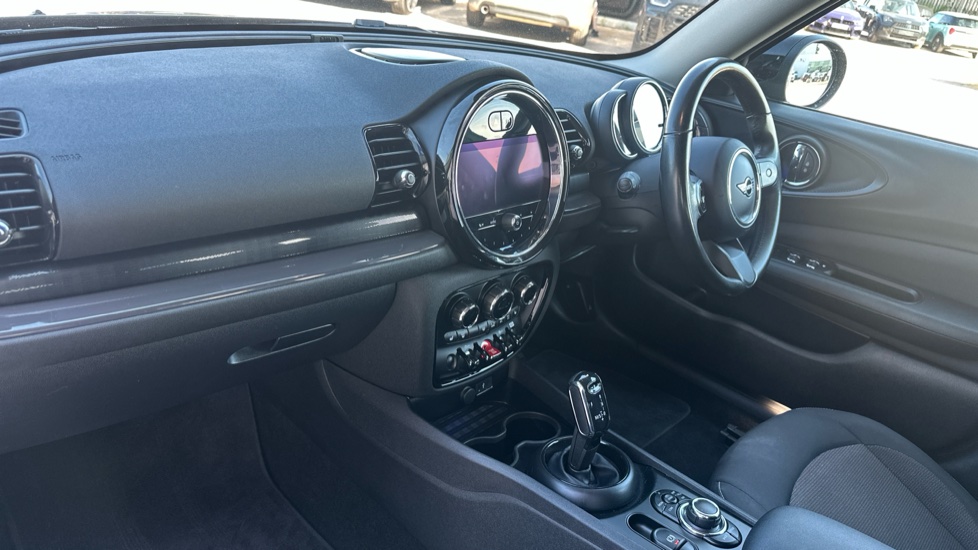 MINI Clubman 1.5 Cooper Classic 6dr Auto Petrol Estate - Image 7
