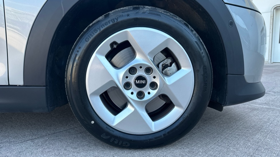 MINI Cooper 1.5 C Classic 5dr Auto Petrol Hatchback - Image 14