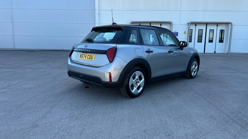 MINI Cooper 1.5 C Classic 5dr Auto Petrol Hatchback - Image 25