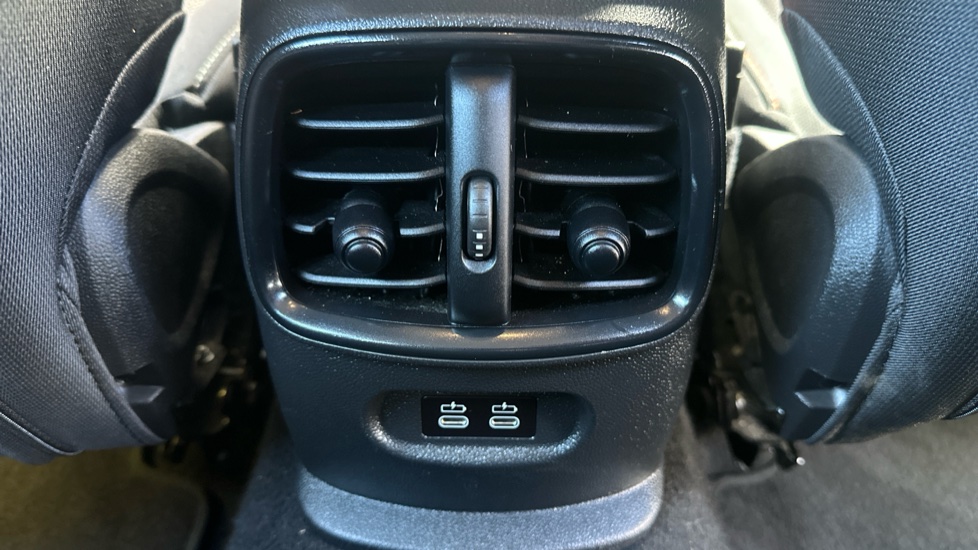 MINI Clubman 1.5 Cooper Classic 6dr Auto Petrol Estate - Image 28