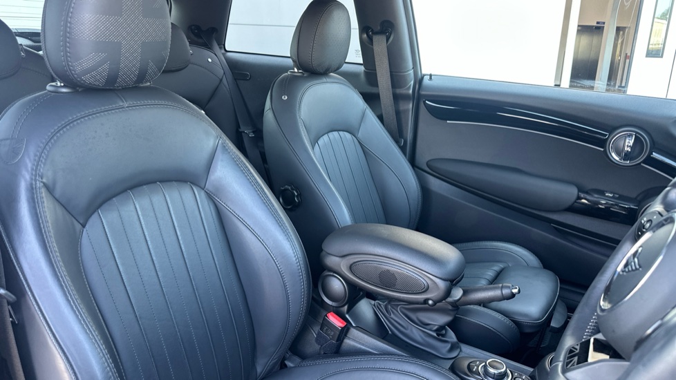 MINI Hatchback 1.5 Cooper Exclusive 3dr Auto Petrol Hatchback - Image 11