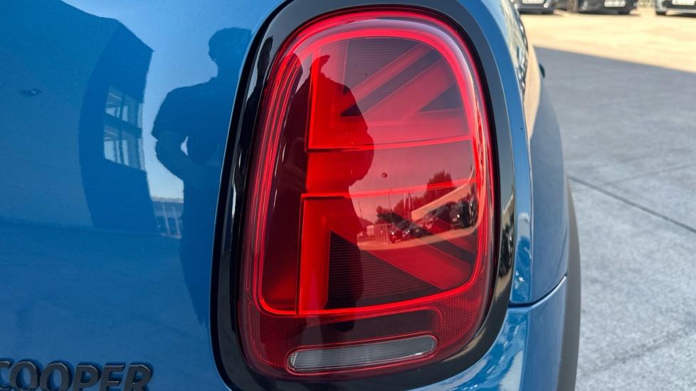 MINI Hatchback 1.5 Cooper Exclusive 3dr Auto Petrol Hatchback - Image 22