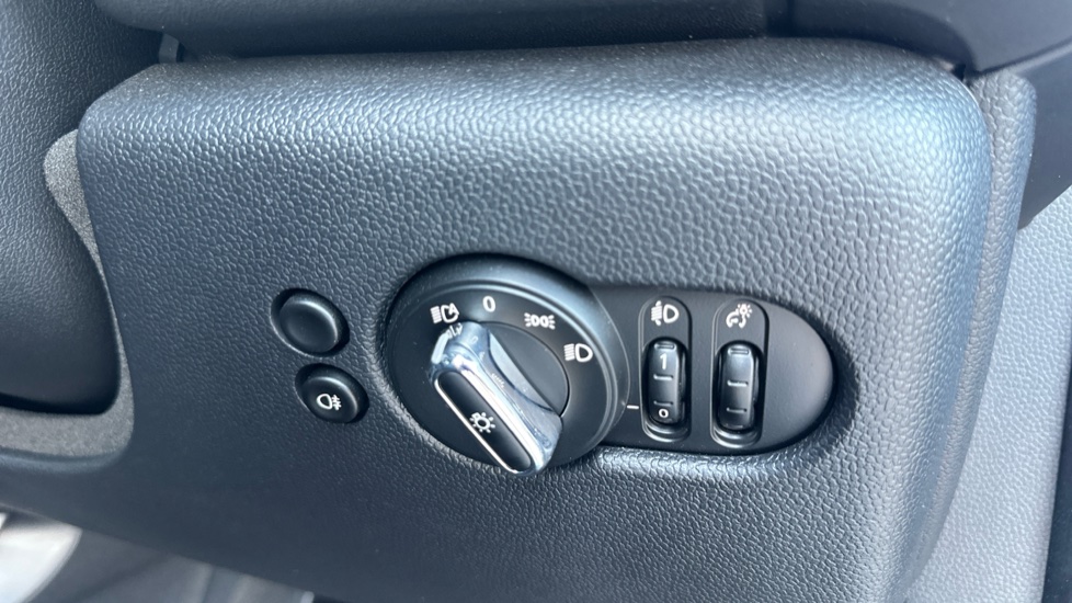 MINI Hatchback 1.5 Cooper Exclusive 3dr Auto Petrol Hatchback - Image 29