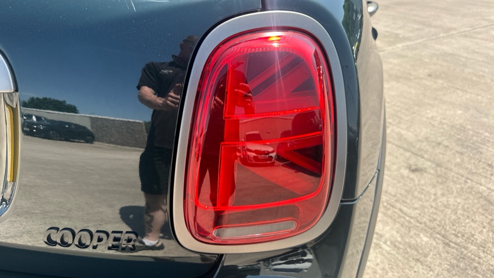 MINI Hatchback 1.5 Cooper Resolute Edition Premium Plus 5dr Auto Petrol Hatchback - Image 22