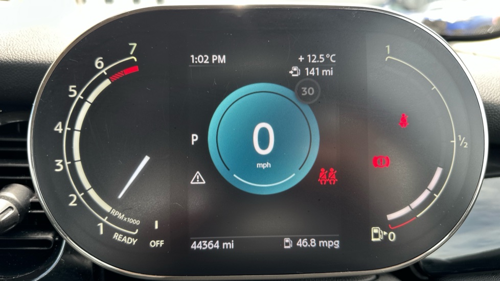 MINI Hatchback 1.5 Cooper Classic 3dr Auto [Comfort Pack] Petrol Hatchback - Image 9