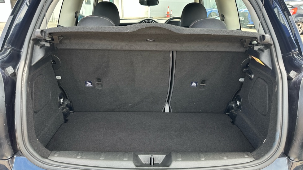 MINI Hatchback 1.5 Cooper Classic 3dr Auto [Comfort Pack] Petrol Hatchback - Image 13