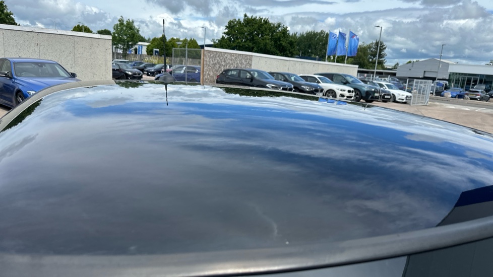 MINI Hatchback 1.5 Cooper Classic 3dr Auto [Comfort Pack] Petrol Hatchback - Image 21