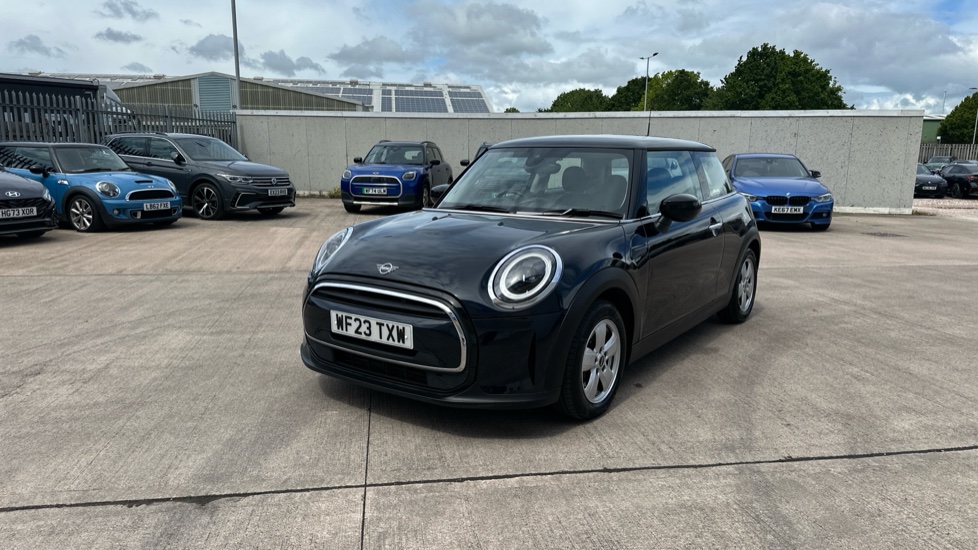 MINI Hatchback 1.5 Cooper Classic 3dr Auto [Comfort Pack] Petrol Hatchback - Image 25