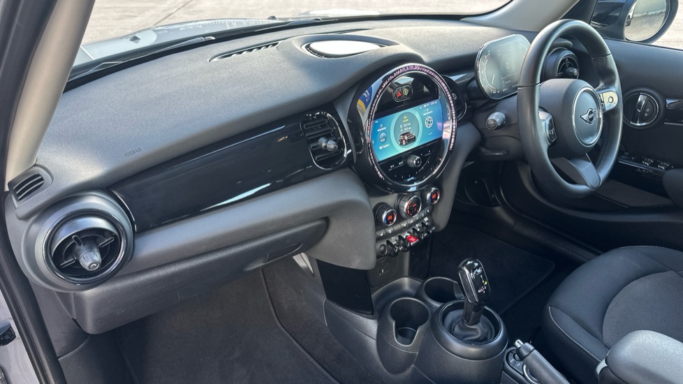 MINI Hatchback 1.5 Cooper Classic Premium 5dr Auto Petrol Hatchback - Image 7