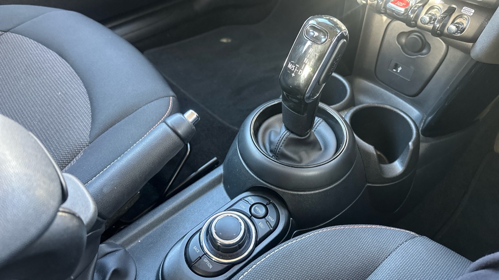 MINI Hatchback 1.5 Cooper Classic Premium 5dr Auto Petrol Hatchback - Image 10