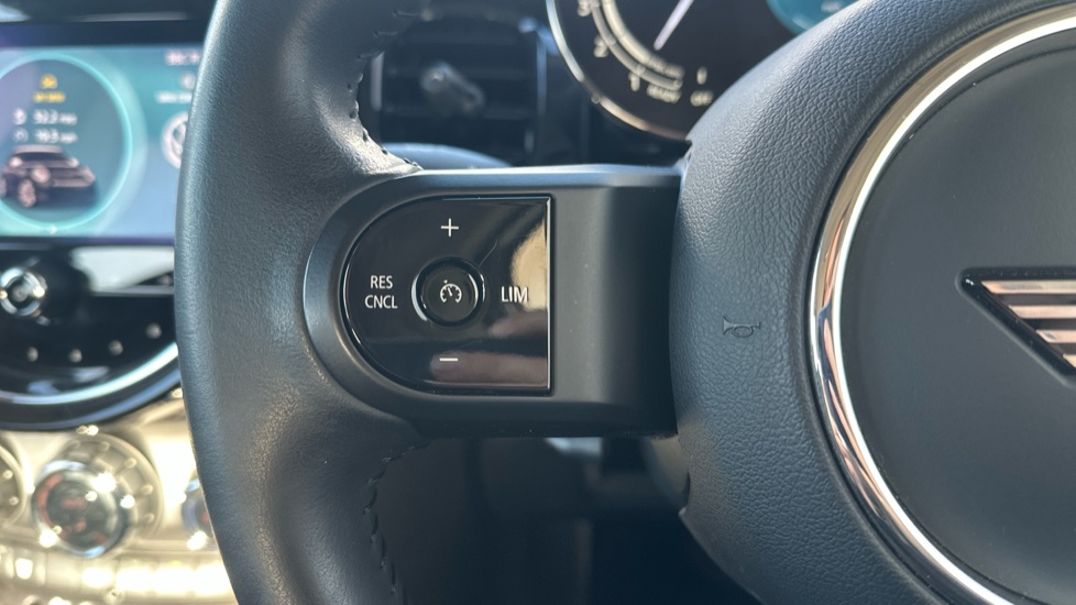 MINI Hatchback 1.5 Cooper Classic Premium 5dr Auto Petrol Hatchback - Image 17