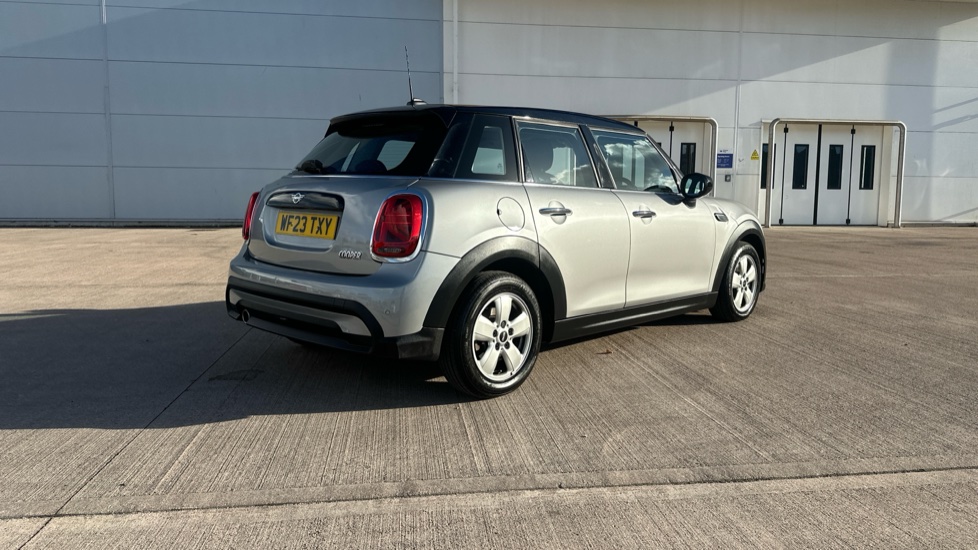 MINI Hatchback 1.5 Cooper Classic Premium 5dr Auto Petrol Hatchback - Image 25