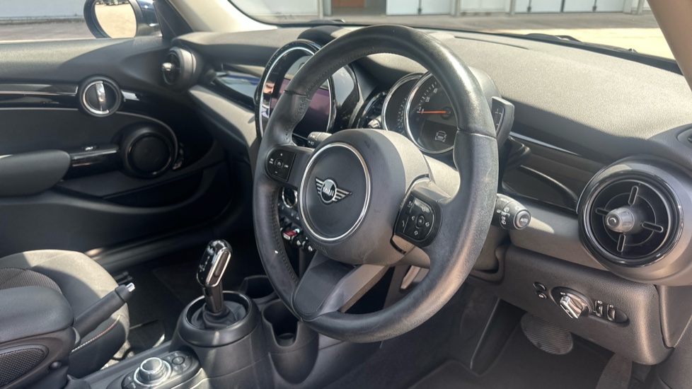 MINI Hatchback 1.5 Cooper Classic 5dr Auto Petrol Hatchback - Image 6