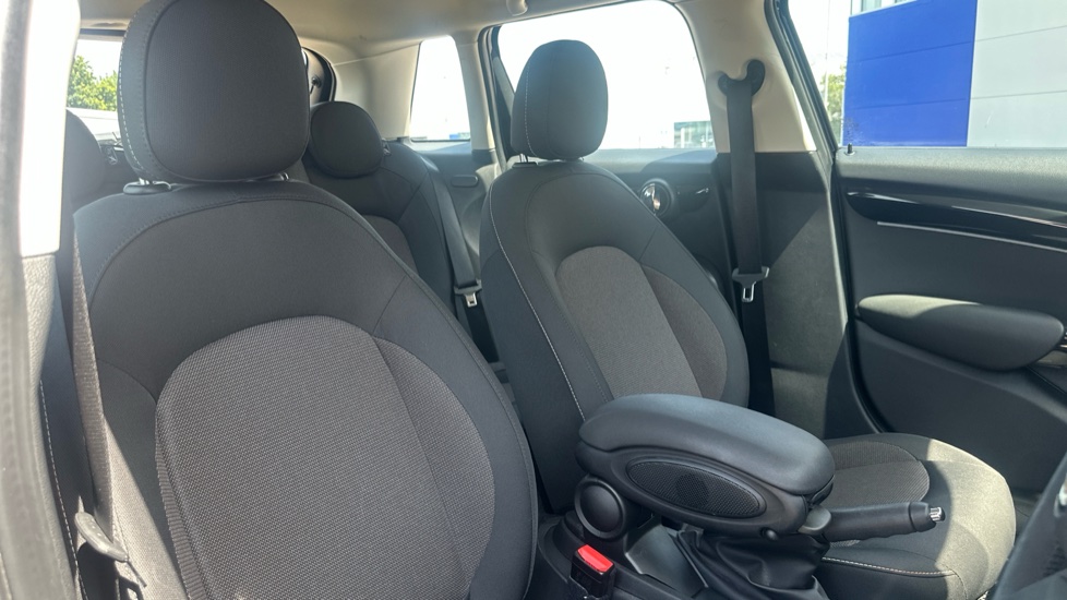 MINI Hatchback 1.5 Cooper Classic 5dr Auto Petrol Hatchback - Image 11