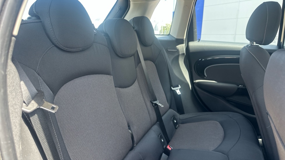 MINI Hatchback 1.5 Cooper Classic 5dr Auto Petrol Hatchback - Image 12