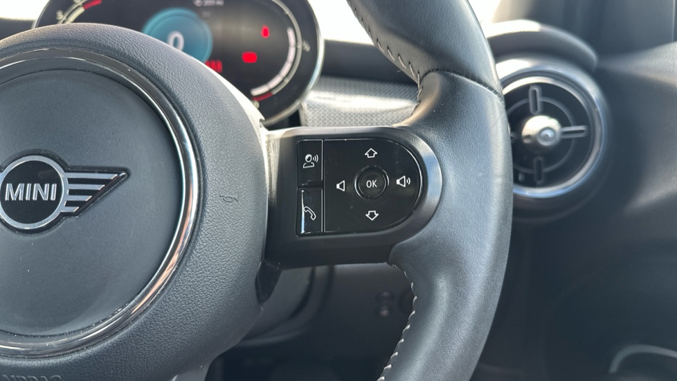 MINI Hatchback 1.5 Cooper Exclusive 5dr Auto Petrol Hatchback - Image 18