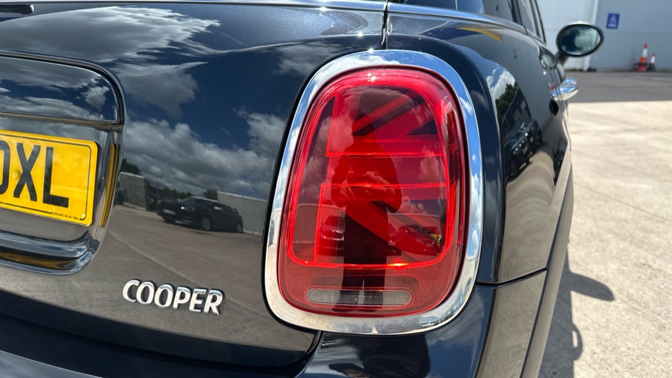 MINI Hatchback 1.5 Cooper Exclusive 5dr Auto Petrol Hatchback - Image 22