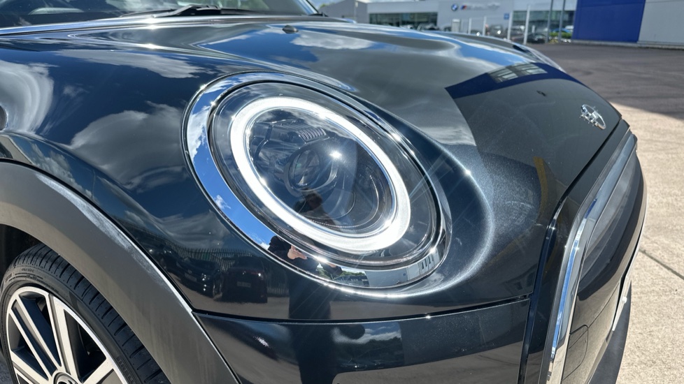 MINI Hatchback 1.5 Cooper Exclusive 5dr Auto Petrol Hatchback - Image 23