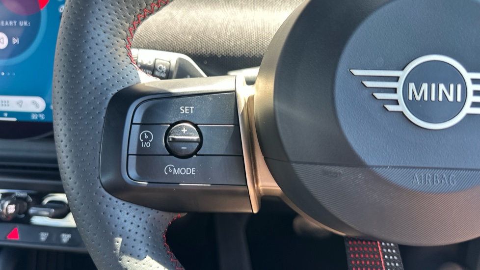 MINI Cooper 160kW SE Sport 54kWh 3dr Auto Electric Hatchback - Image 17