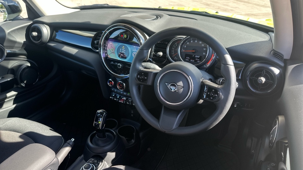 MINI Hatchback 1.5 Cooper Classic 3dr Auto [Comfort/Nav Pack] Petrol Hatchback - Image 6