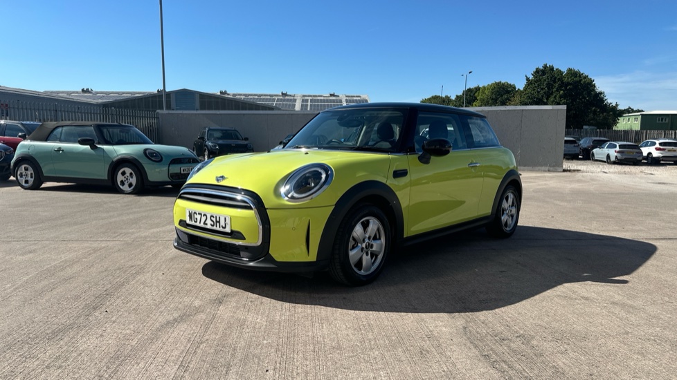 MINI Hatchback 1.5 Cooper Classic 3dr Auto [Comfort/Nav Pack] Petrol Hatchback - Image 24